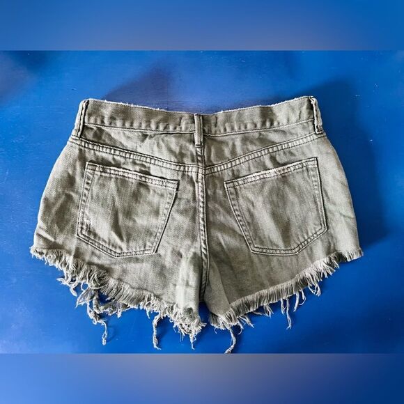 Free People NWT distressed shorts size 26 - Picture 2 of 7